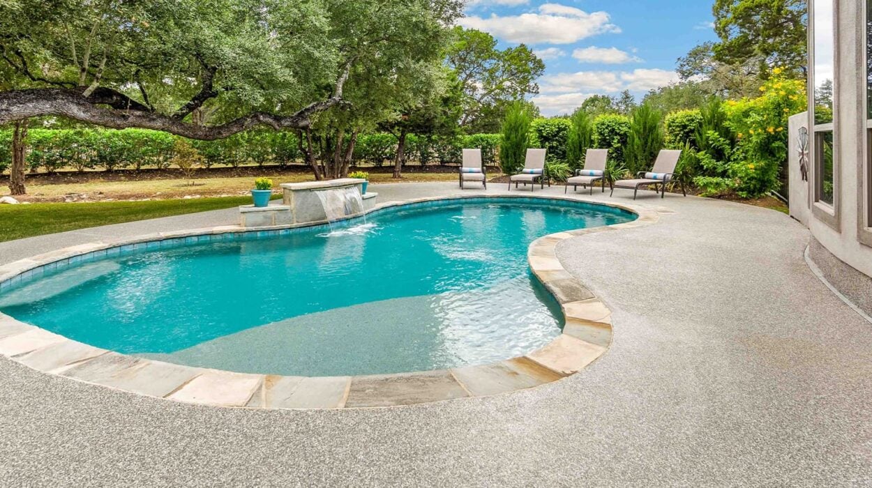 pool with stone copying