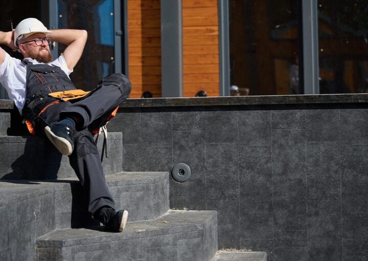 professional swimming pool contractor