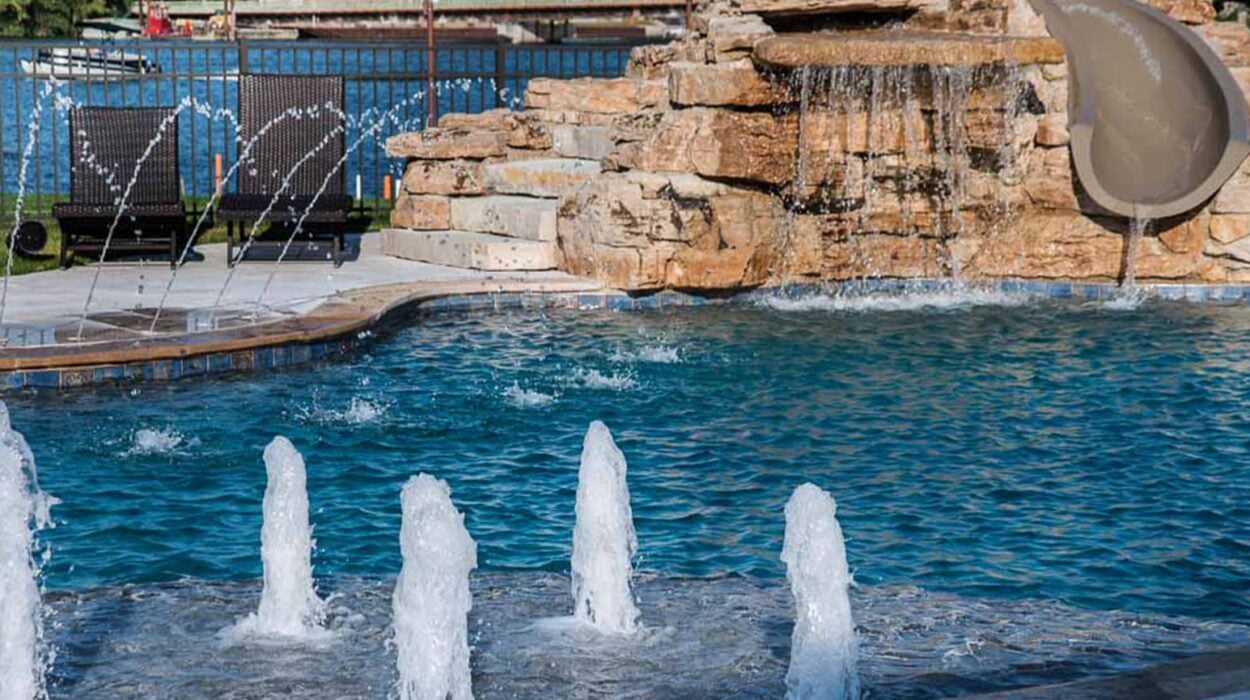 swimming pool water features