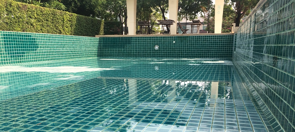 swimming pool tiles restoration