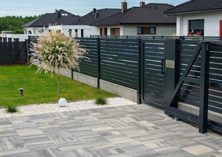 modern aluminium fence, home iside view