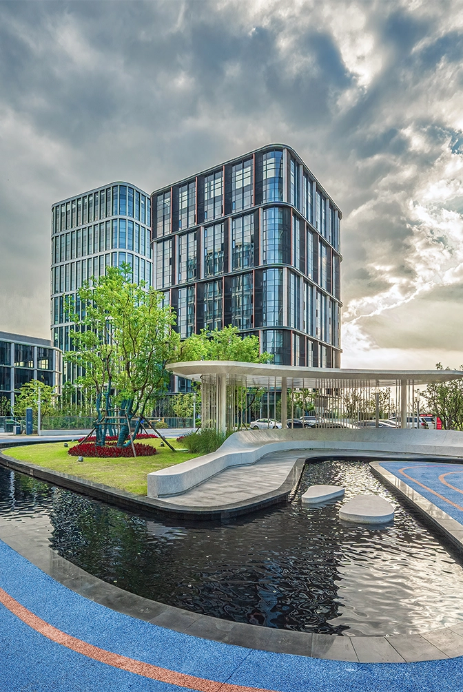 condo front yard view, water flow and landscaping