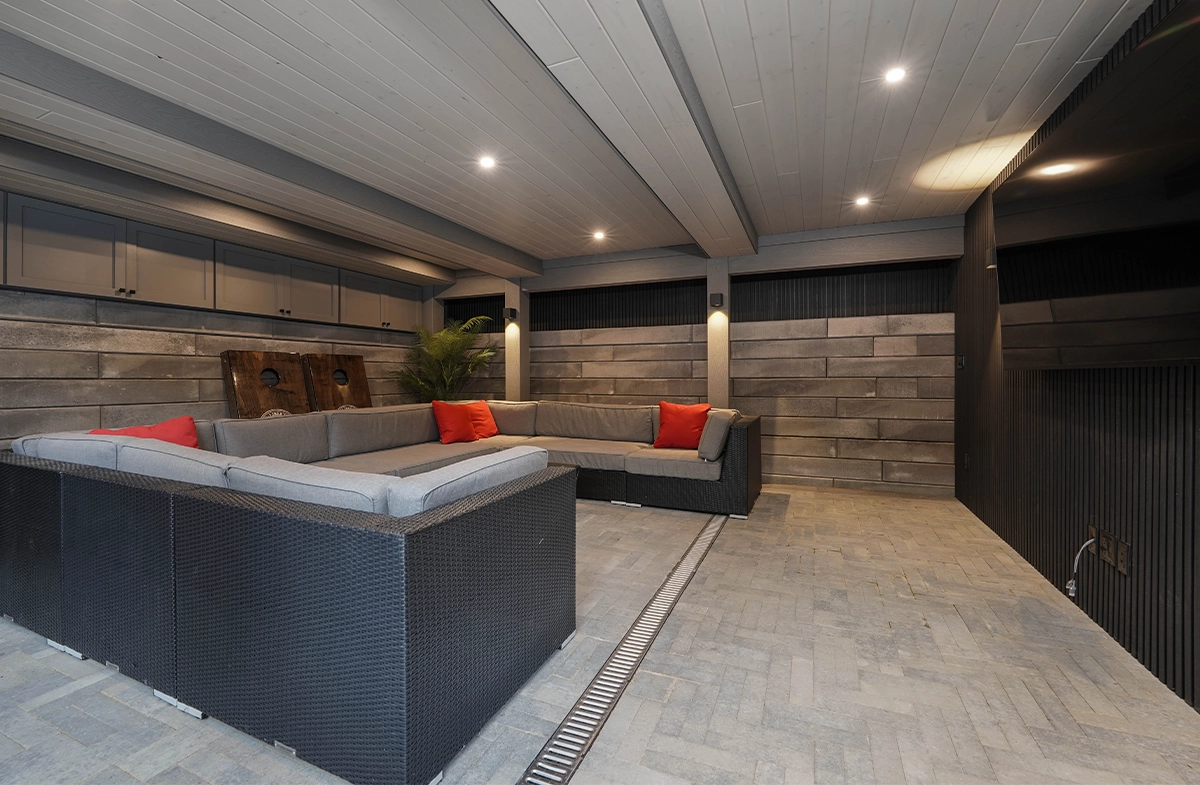 custom carpentry for sitting setup