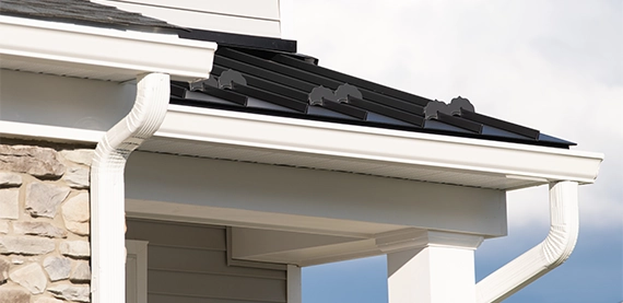 eavestrough, soffit and fascia img