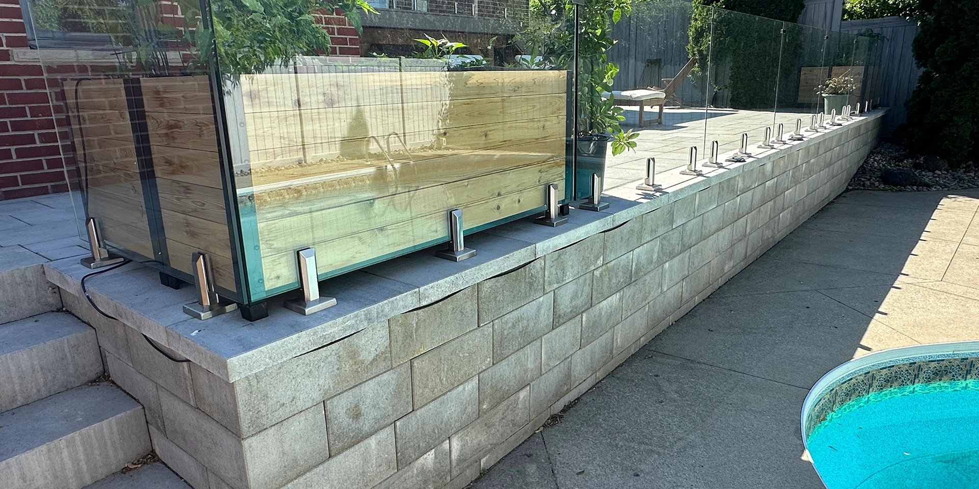 kellys paradise banner