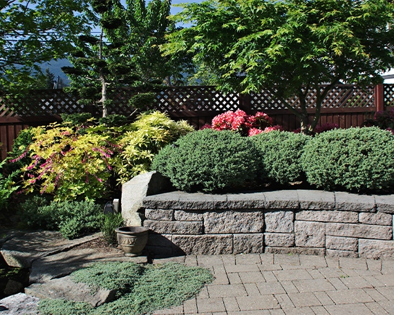 block retaining wall in garden