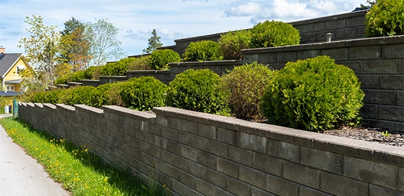 multi level block retaining wall prevent soil erosion on road side