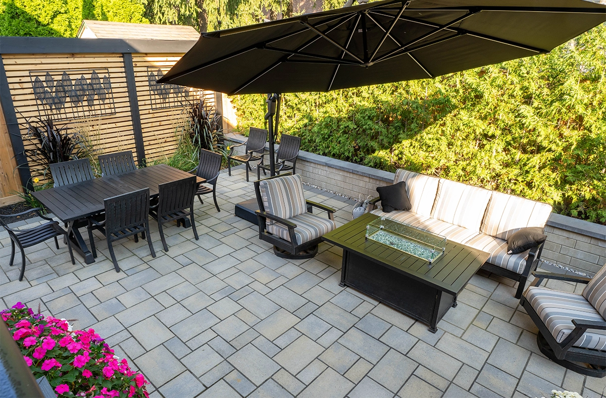 interlocking paver for outdoor seating