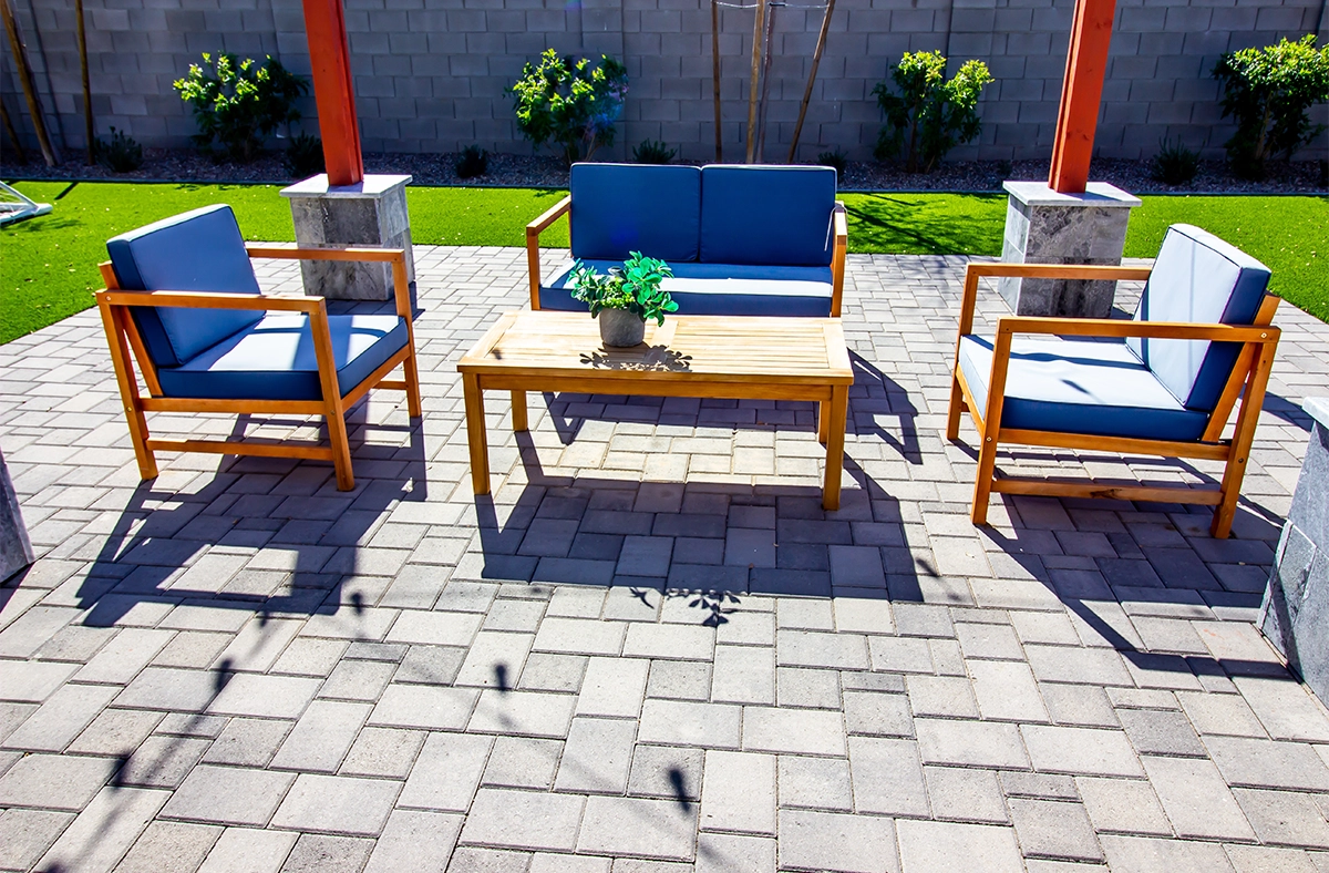 interlock patio and sitting space in home backyard