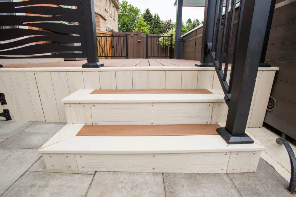 composite-deck-stairs-privacy-screen-bbq