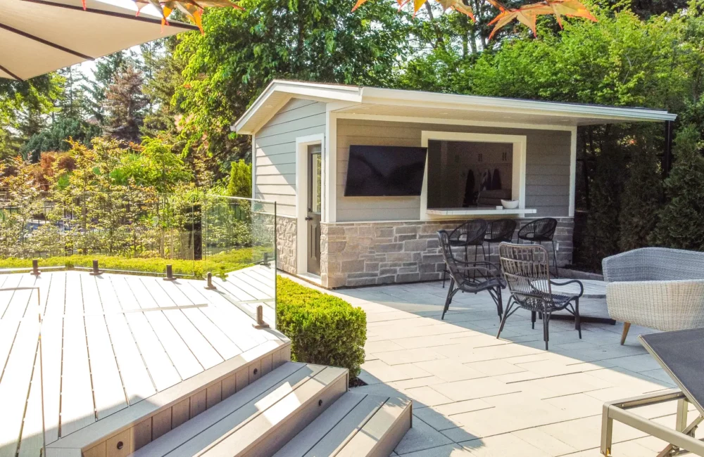 pool-cabana-umbrella-hot-tub-deck