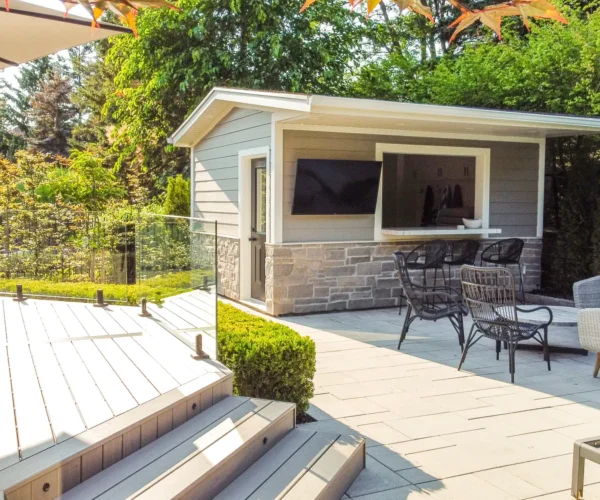 pool-cabana-umbrella-hot-tub-deck