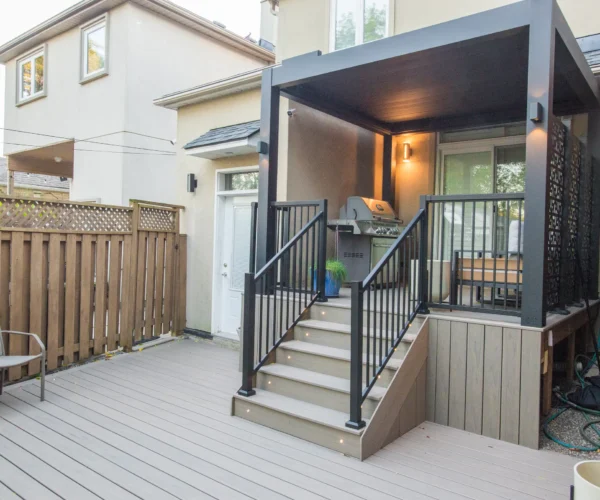 electric-pergola-trex-deck-angle-view Angled view of the electric pergola and Trex deck